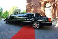 noleggio limousine nera per serate in torino, asti, piemonte