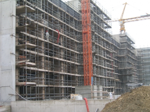 Palazzo commerciale Collecchio PR, mattoni a vista