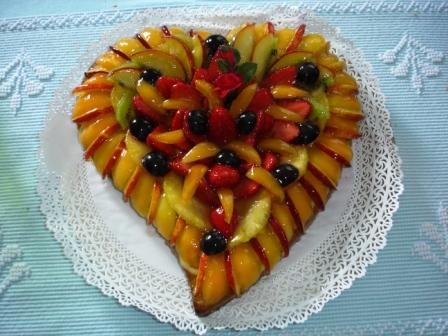 torta di frutta a cuore