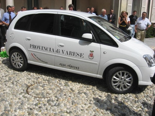 L'associazione AVID inaugura l'auto multiadattata per gli invalidi e i disabili