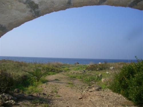 mare raggiungibile a piedi attraverso sottopassaggio casa-vacanza www.maresalento.net