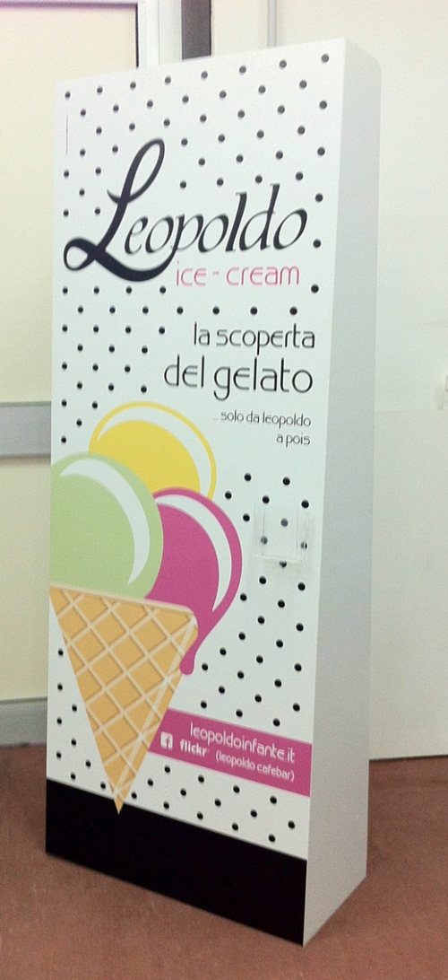 TOTEM FIXED espositore personalizzato 80x200cm
