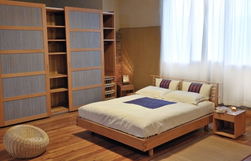 Letto in Faggio massiccio senza parti metalliche - Armadio ad ante scorrevoli in Faggio massiccio e bamboo velato azzurro trattamento a base di olii e cere naturali