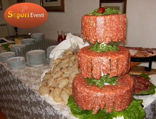 Cascata di salame e buffet