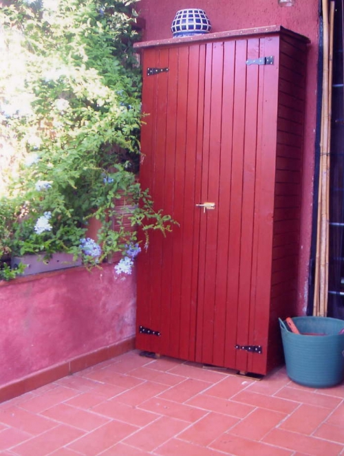 Armadi in legno per terrazzi e giardino